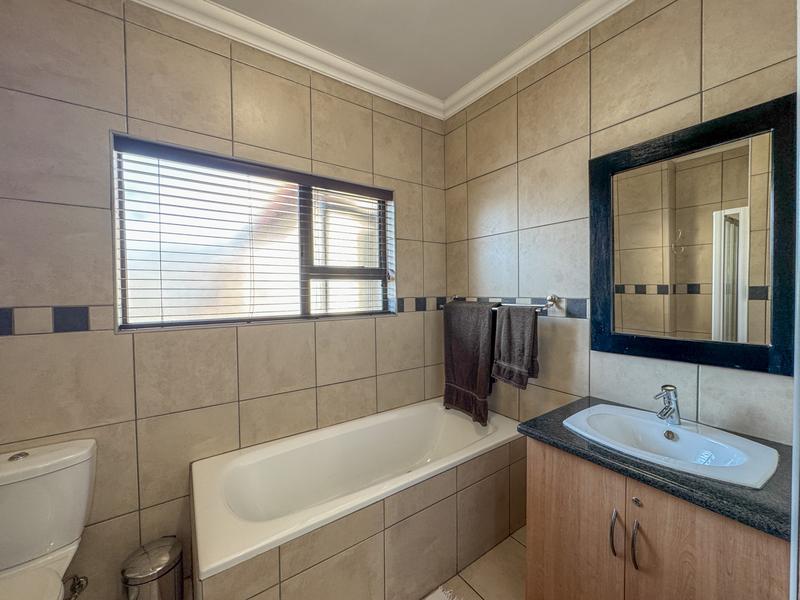 To Let 3 Bedroom Property for Rent in Midstream Estate Gauteng
