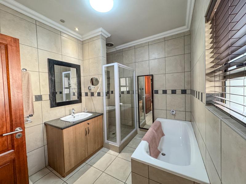 To Let 3 Bedroom Property for Rent in Midstream Estate Gauteng