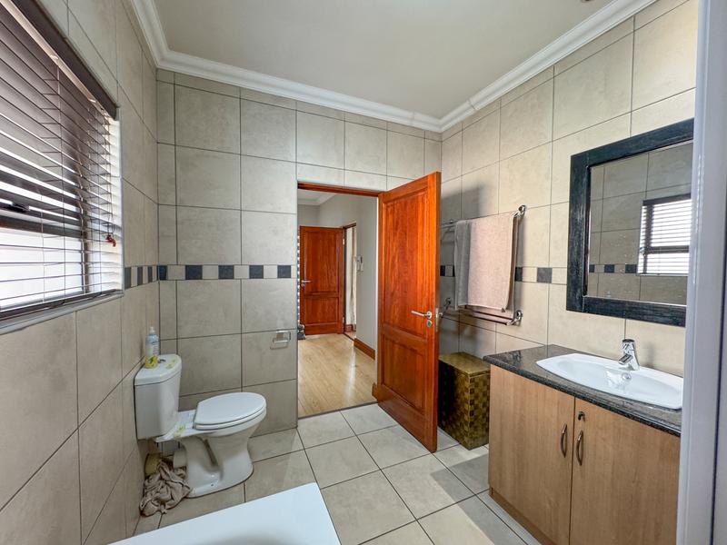 To Let 3 Bedroom Property for Rent in Midstream Estate Gauteng