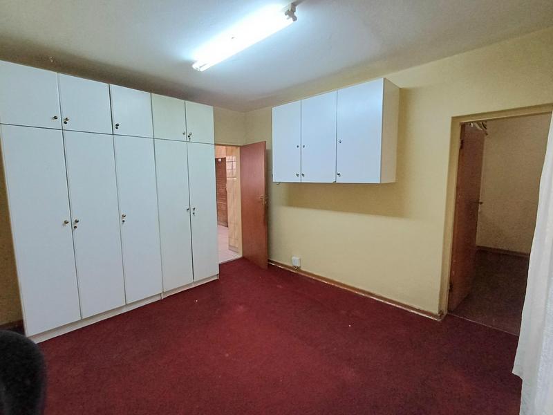 1 Bedroom Property for Sale in Laudium Gauteng