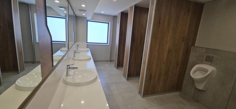 To Let Commercial Property for Rent in Vorna Valley Gauteng