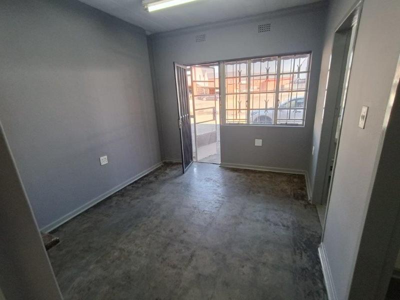 To Let Commercial Property for Rent in Robertville Gauteng