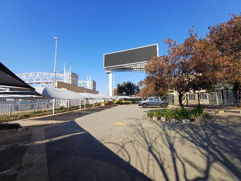 To Let Commercial Property for Rent in Rooihuiskraal Gauteng