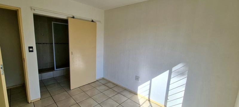 To Let 1 Bedroom Property for Rent in Radiokop Gauteng