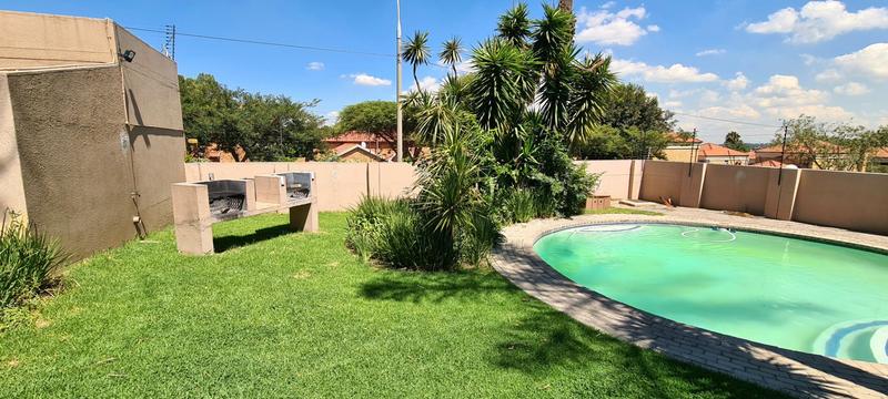 To Let 1 Bedroom Property for Rent in Radiokop Gauteng