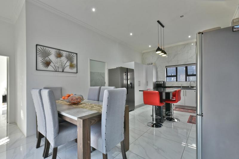 5 Bedroom Property for Sale in Eikenhof Gauteng