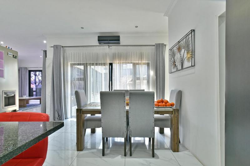 5 Bedroom Property for Sale in Eikenhof Gauteng