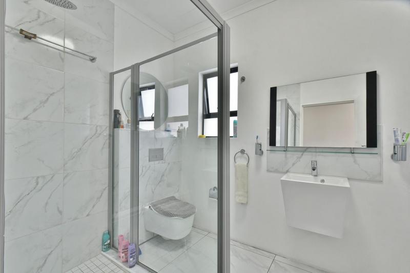 5 Bedroom Property for Sale in Eikenhof Gauteng