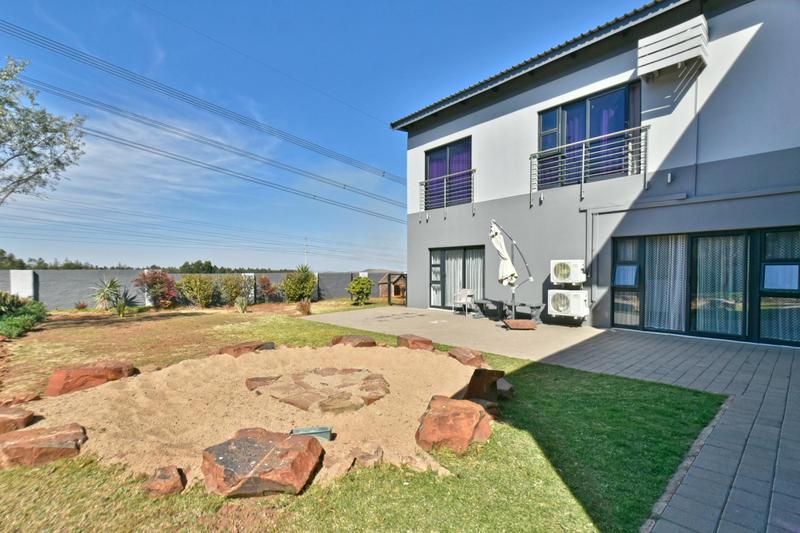 5 Bedroom Property for Sale in Eikenhof Gauteng
