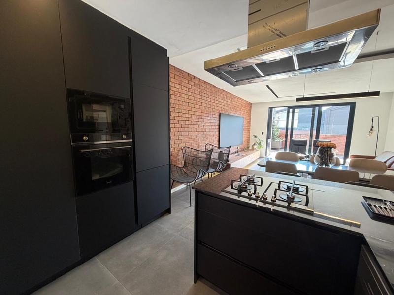 3 Bedroom Property for Sale in Broadacres Gauteng