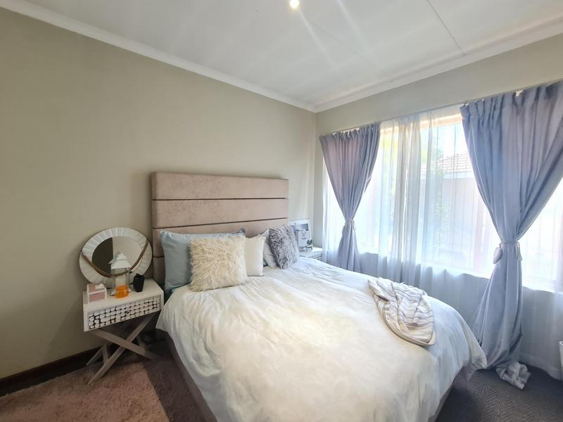 To Let 2 Bedroom Property for Rent in Paulshof Gauteng