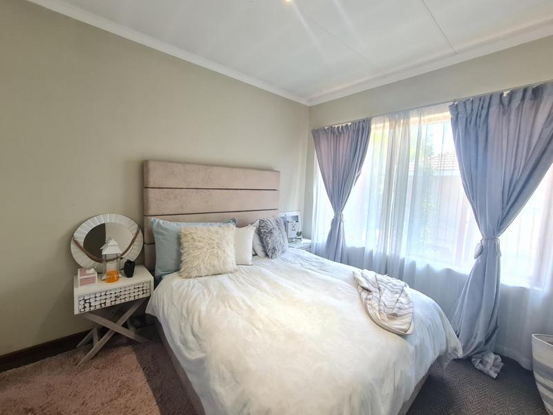 To Let 2 Bedroom Property for Rent in Paulshof Gauteng