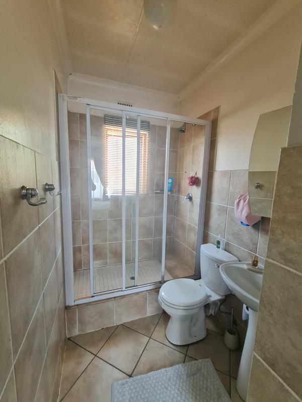 To Let 2 Bedroom Property for Rent in Paulshof Gauteng