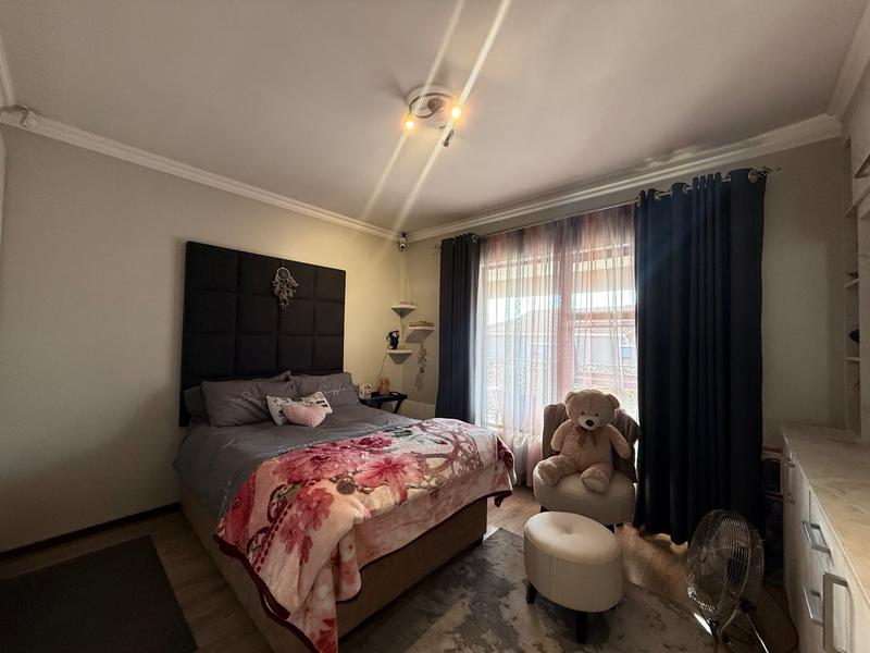 3 Bedroom Property for Sale in Barbeque Downs Gauteng