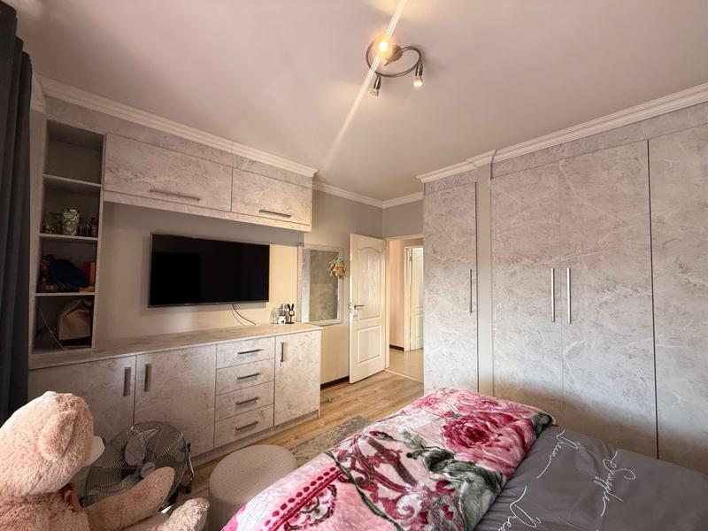 3 Bedroom Property for Sale in Barbeque Downs Gauteng