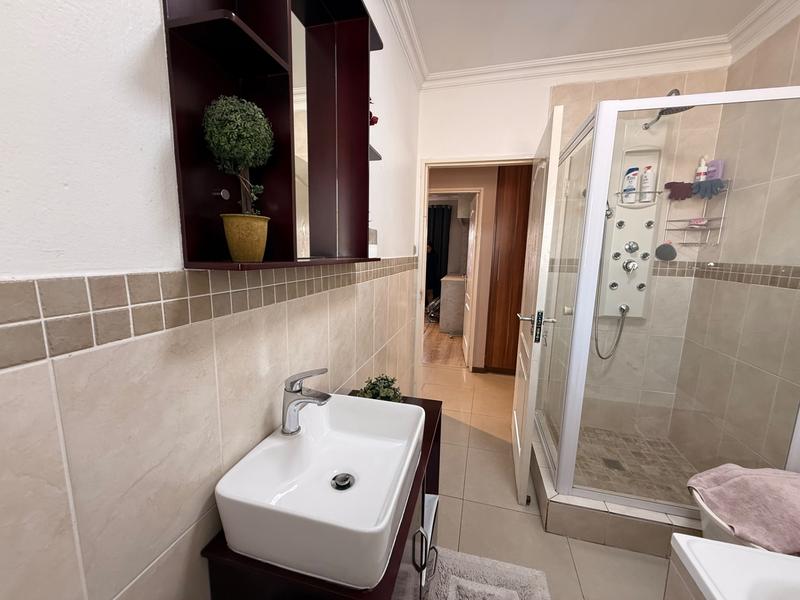 3 Bedroom Property for Sale in Barbeque Downs Gauteng