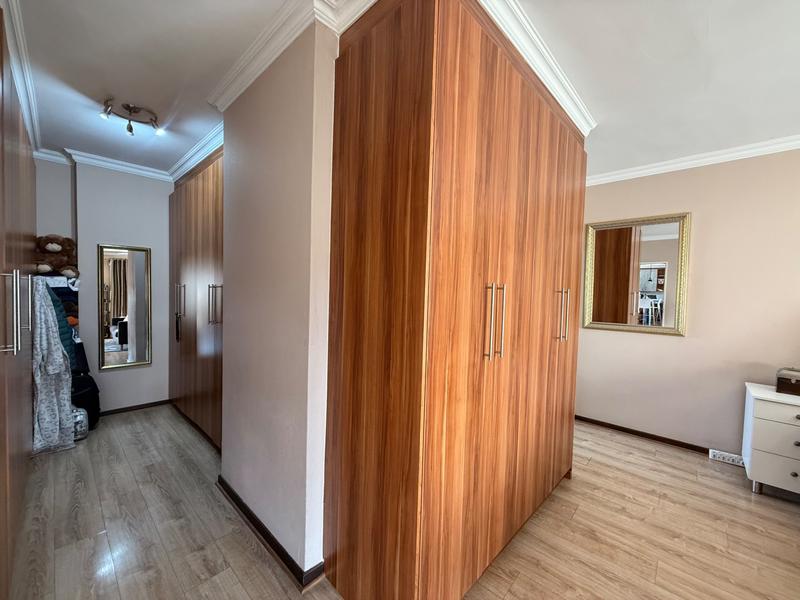 3 Bedroom Property for Sale in Barbeque Downs Gauteng