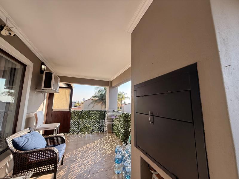 3 Bedroom Property for Sale in Barbeque Downs Gauteng