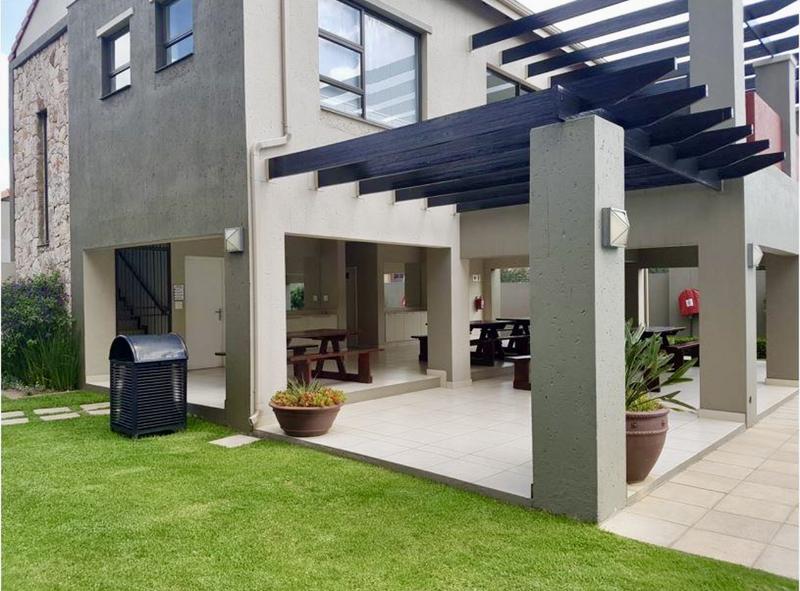 To Let 1 Bedroom Property for Rent in Sunninghill Gauteng