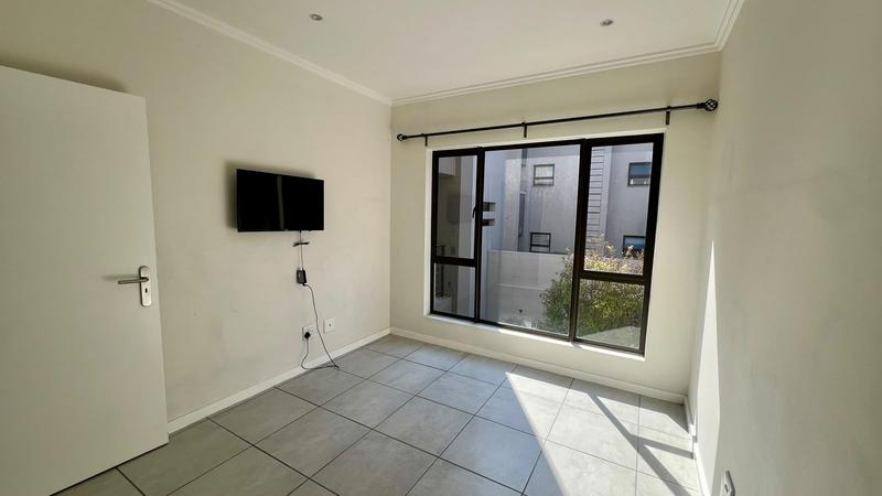 To Let 1 Bedroom Property for Rent in Sunninghill Gauteng