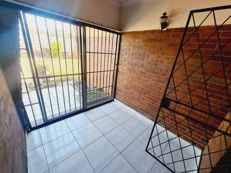 To Let 3 Bedroom Property for Rent in Castleview Gauteng