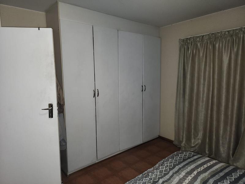 To Let 2 Bedroom Property for Rent in Gosforth Park Gauteng