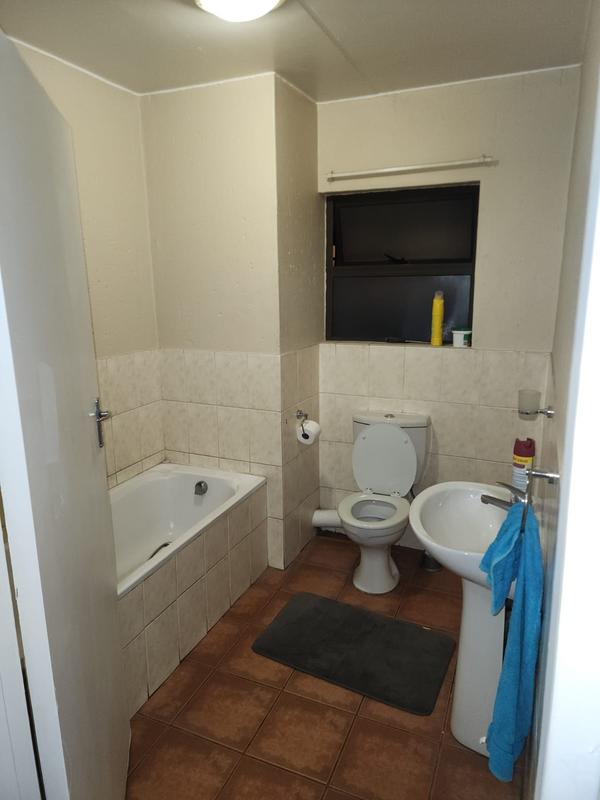 To Let 2 Bedroom Property for Rent in Gosforth Park Gauteng