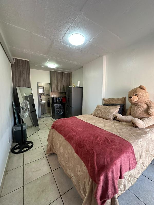 To Let 1 Bedroom Property for Rent in Erasmusrand Gauteng