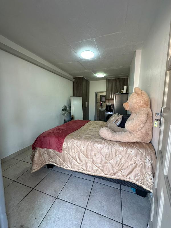 To Let 1 Bedroom Property for Rent in Erasmusrand Gauteng