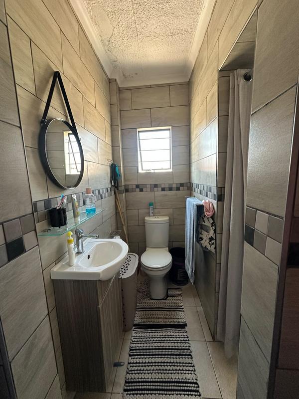 To Let 1 Bedroom Property for Rent in Erasmusrand Gauteng
