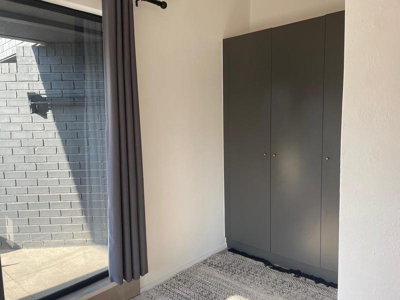 To Let 1 Bedroom Property for Rent in Sandton Gauteng