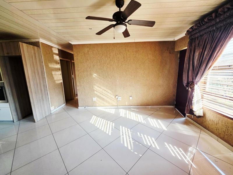 3 Bedroom Property for Sale in Rhodesfield Gauteng