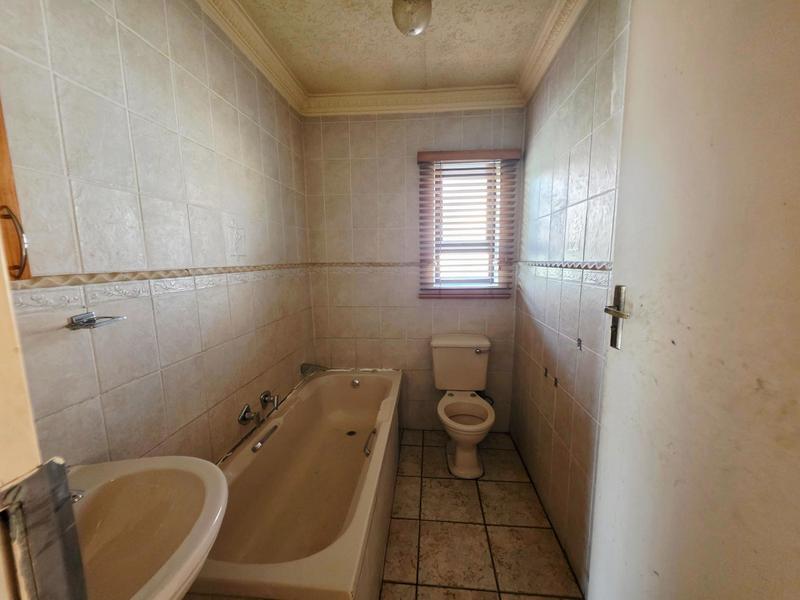 3 Bedroom Property for Sale in Rhodesfield Gauteng