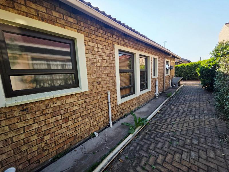 3 Bedroom Property for Sale in Rhodesfield Gauteng