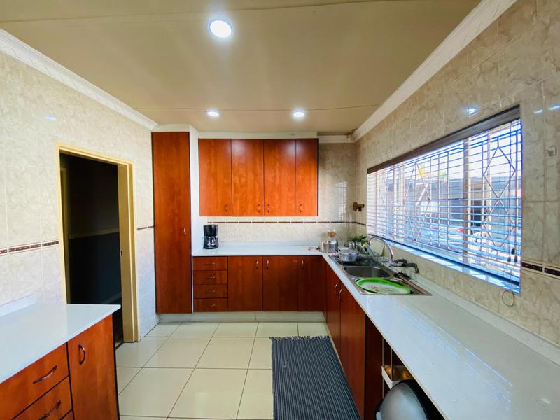 4 Bedroom Property for Sale in Kibler Park Gauteng