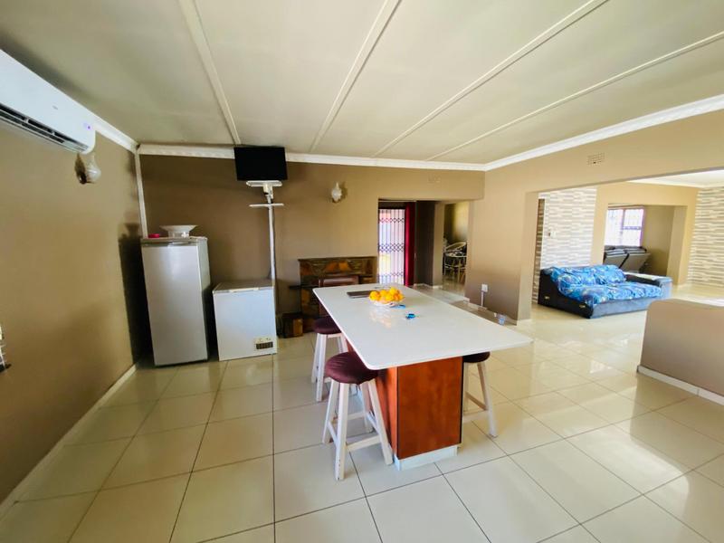4 Bedroom Property for Sale in Kibler Park Gauteng