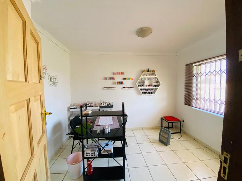 4 Bedroom Property for Sale in Kibler Park Gauteng