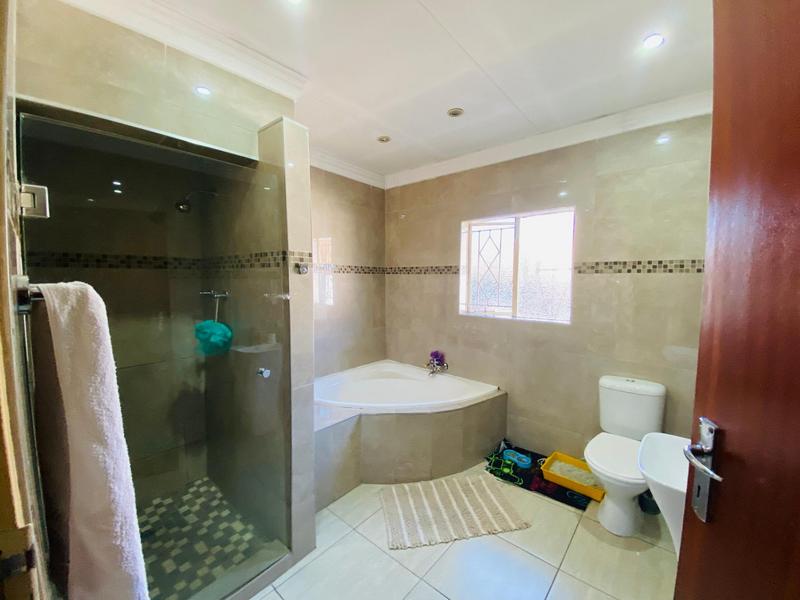 4 Bedroom Property for Sale in Kibler Park Gauteng