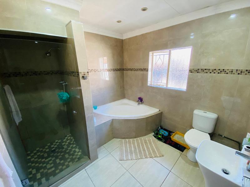 4 Bedroom Property for Sale in Kibler Park Gauteng
