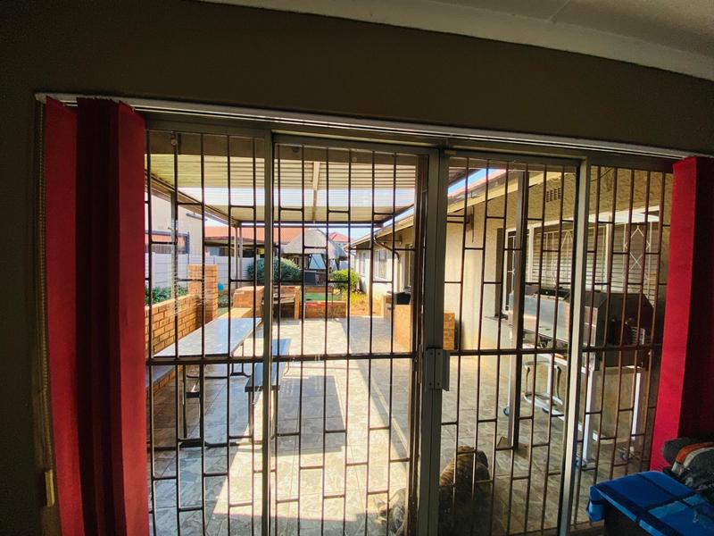 4 Bedroom Property for Sale in Kibler Park Gauteng