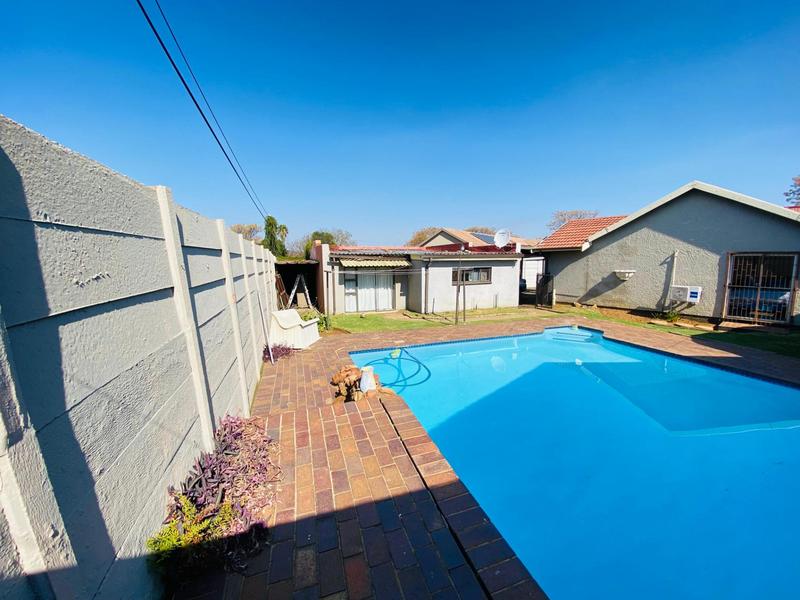 4 Bedroom Property for Sale in Kibler Park Gauteng