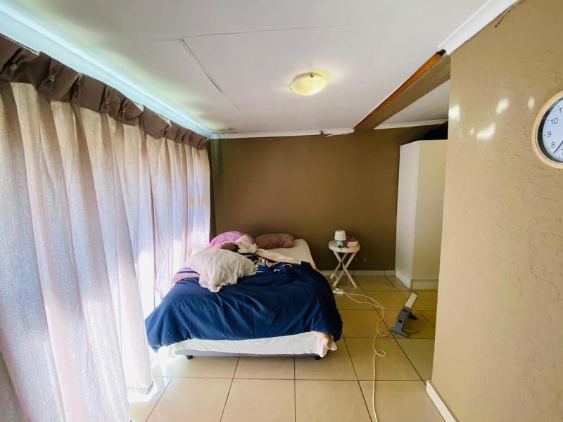 4 Bedroom Property for Sale in Kibler Park Gauteng