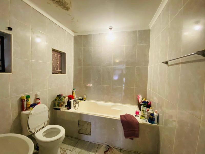4 Bedroom Property for Sale in Kibler Park Gauteng