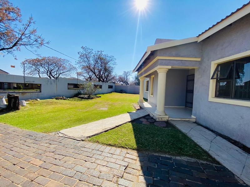4 Bedroom Property for Sale in Kibler Park Gauteng