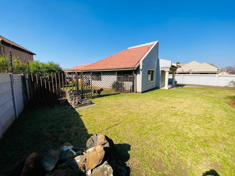 4 Bedroom Property for Sale in Kibler Park Gauteng