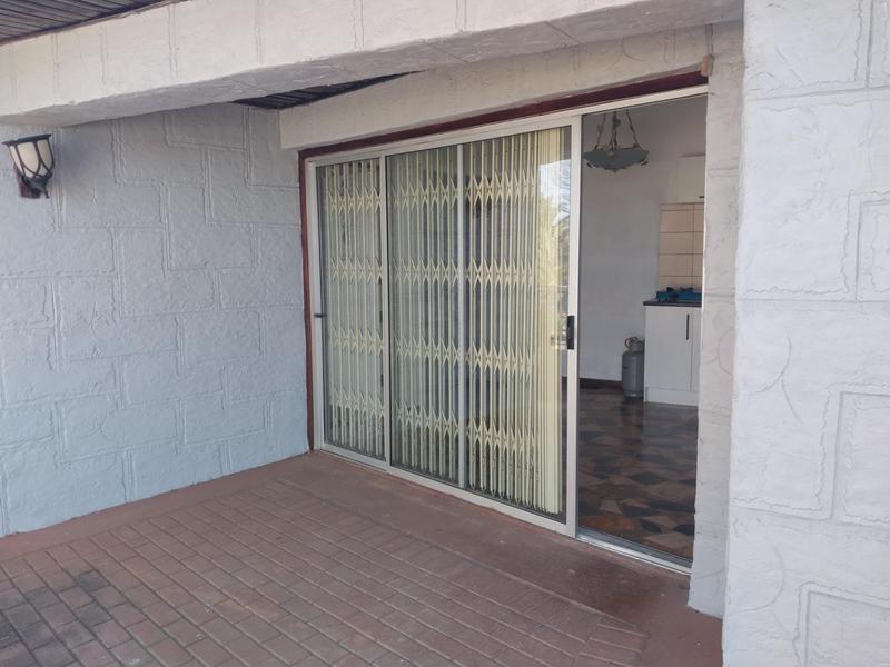 To Let 1 Bedroom Property for Rent in Edenvale Gauteng