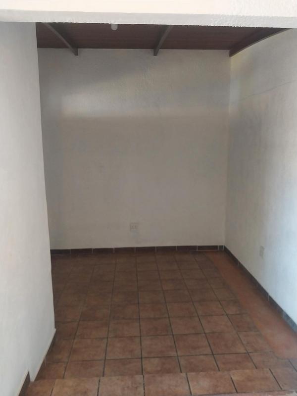 To Let 1 Bedroom Property for Rent in Edenvale Gauteng