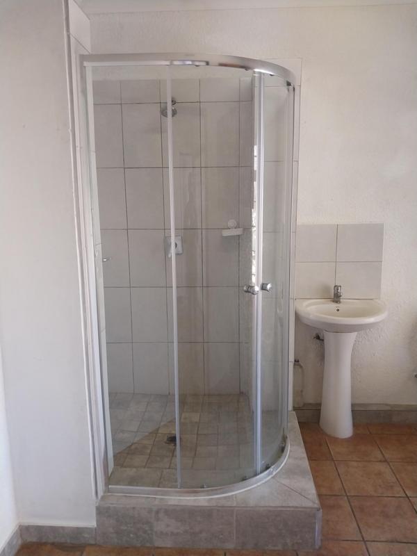 To Let 1 Bedroom Property for Rent in Edenvale Gauteng