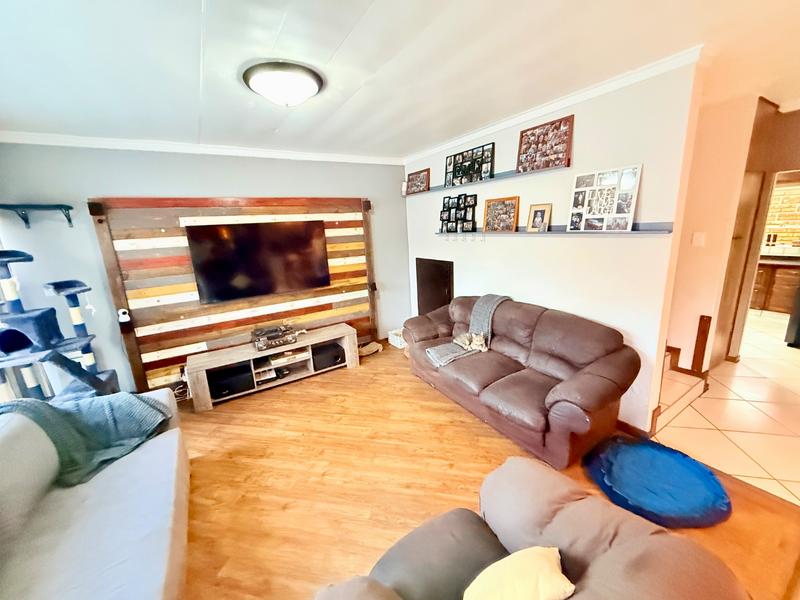 3 Bedroom Property for Sale in Flora Gardens Gauteng