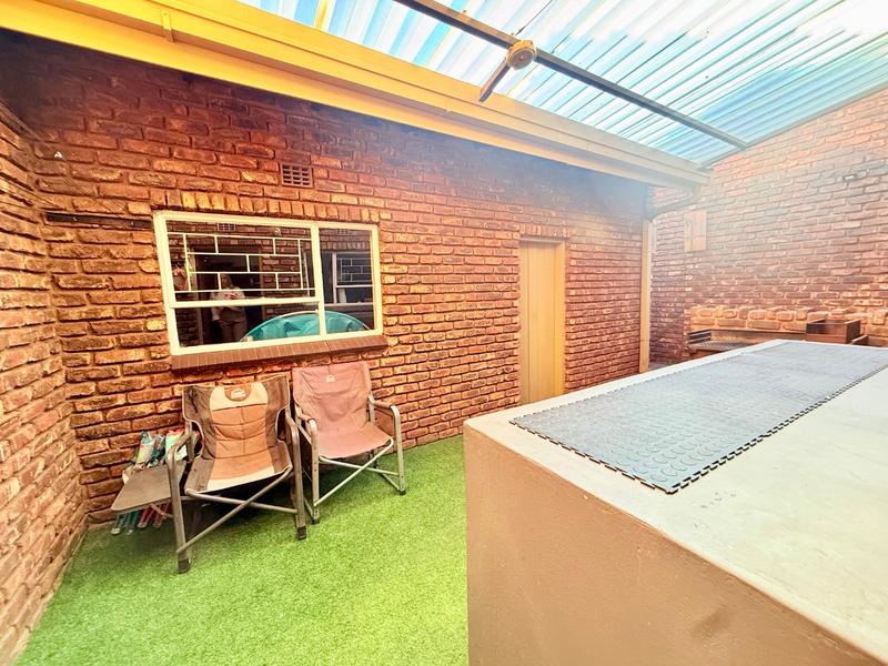3 Bedroom Property for Sale in Flora Gardens Gauteng